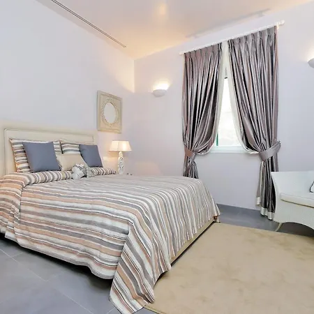 Apartment Residenza Romana Zucchelli Rome